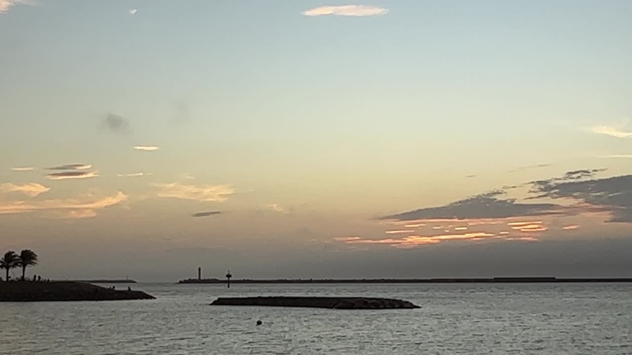 오키나와 나하 우미소라 공원의 저녁 풍경