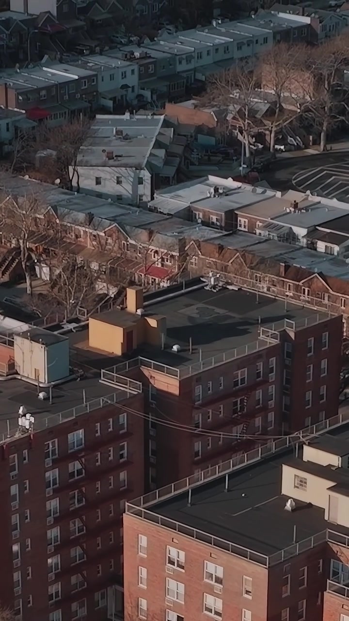 Residential Buildings and Street Traffic in Brooklyn