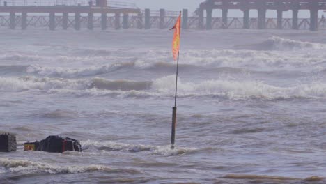 Flag-in-sea_carter-Road-Bandra