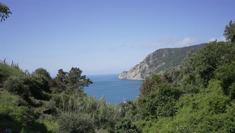 hermosa vista del paisaje de la costa de cinque terre