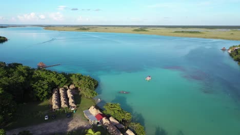 Lagune-Von-Bacalar,-Mexiko