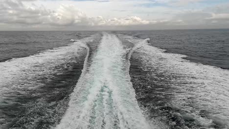 Wake-of-vessel-Wide-wake-trail-from-boat