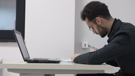 examen en línea de hombre