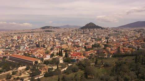 imágenes de aviones no tripulados de la ciudad de atenas y la acrópolis