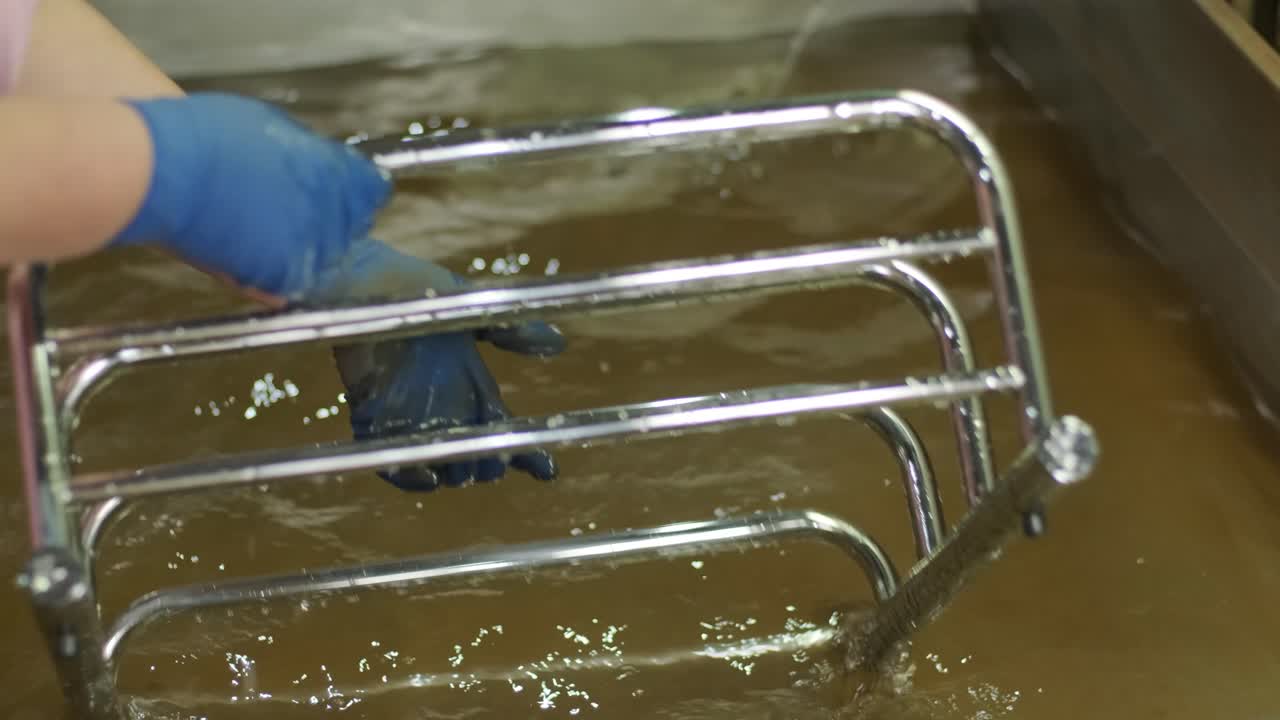 가열 된 수건 레일 압력 테스트: 스테인리스 스 수건 워머 제조