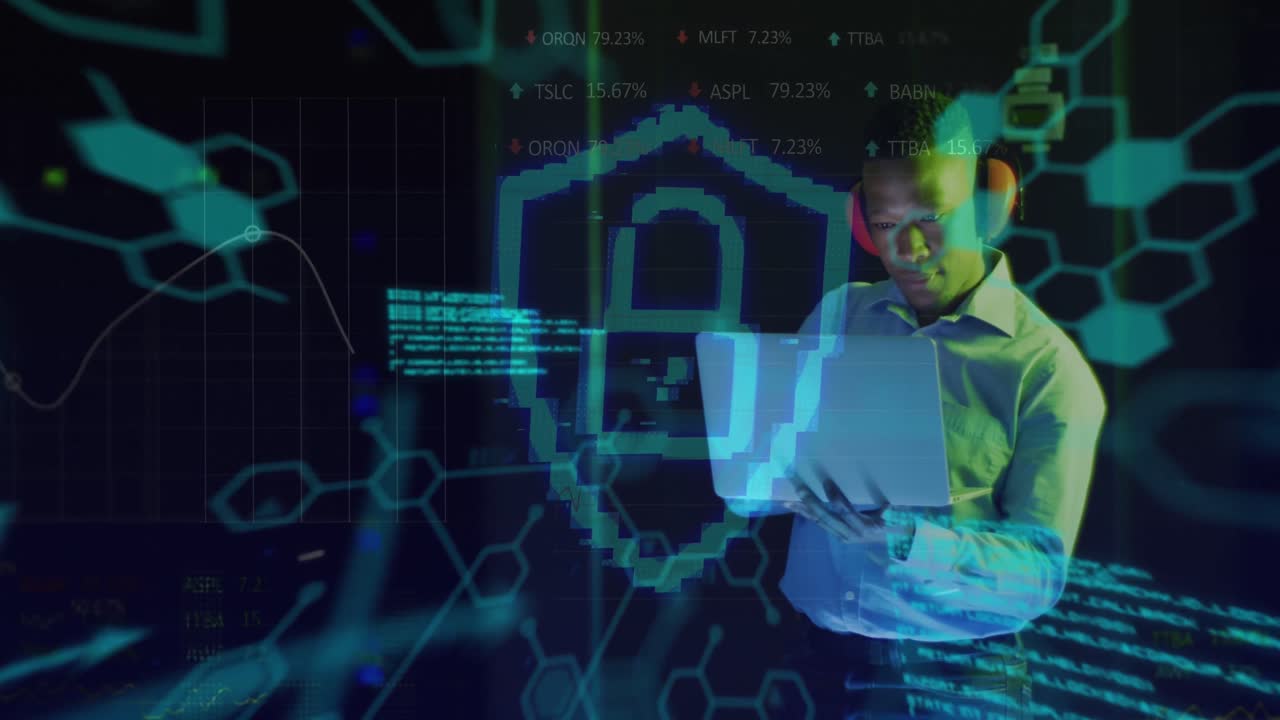 animación del procesamiento de datos sobre un trabajador afroamericano en la sala del servidor