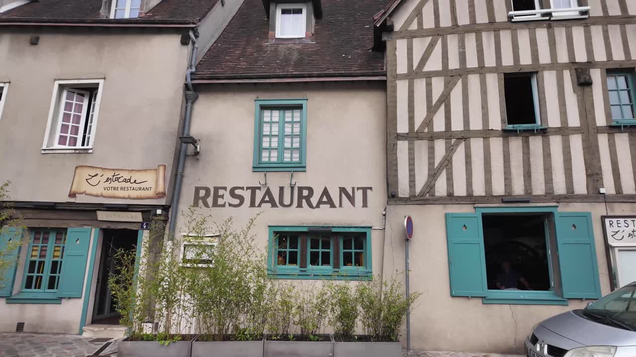 Charming French Restaurant in a Historic Building