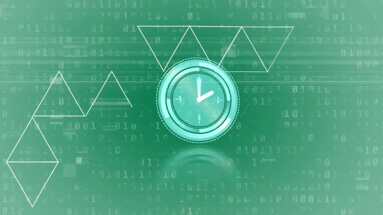 animación de reloj en movimiento y triángulos sobre código binario sobre fondo verde