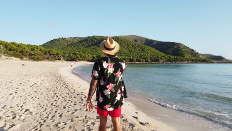 Llegada-A-Una-Playa-Paradisiaca