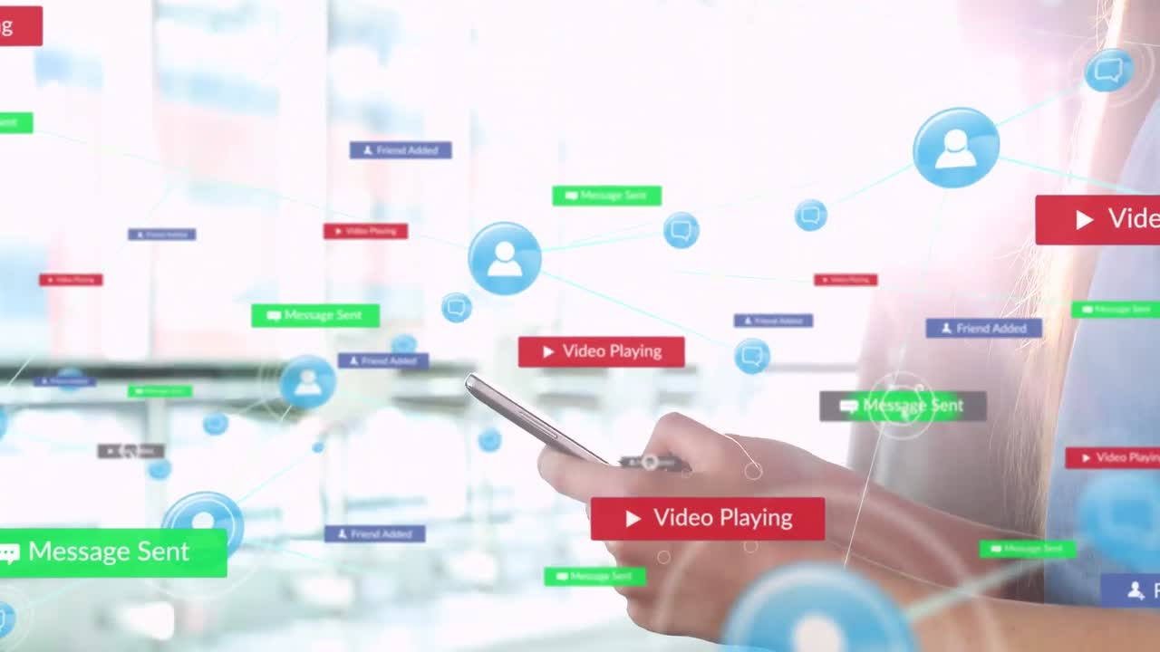 스마트폰을 사용하는 사람 위의 아이콘으로 연결 네트워크의 애니메이션