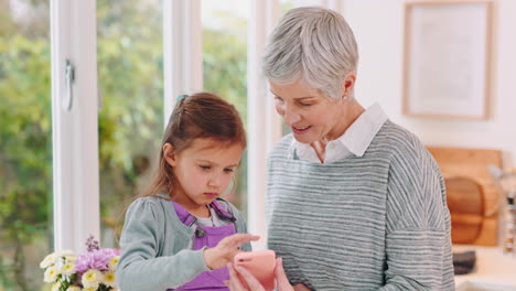 Phone,-love-and-grandmother-with-her-girl