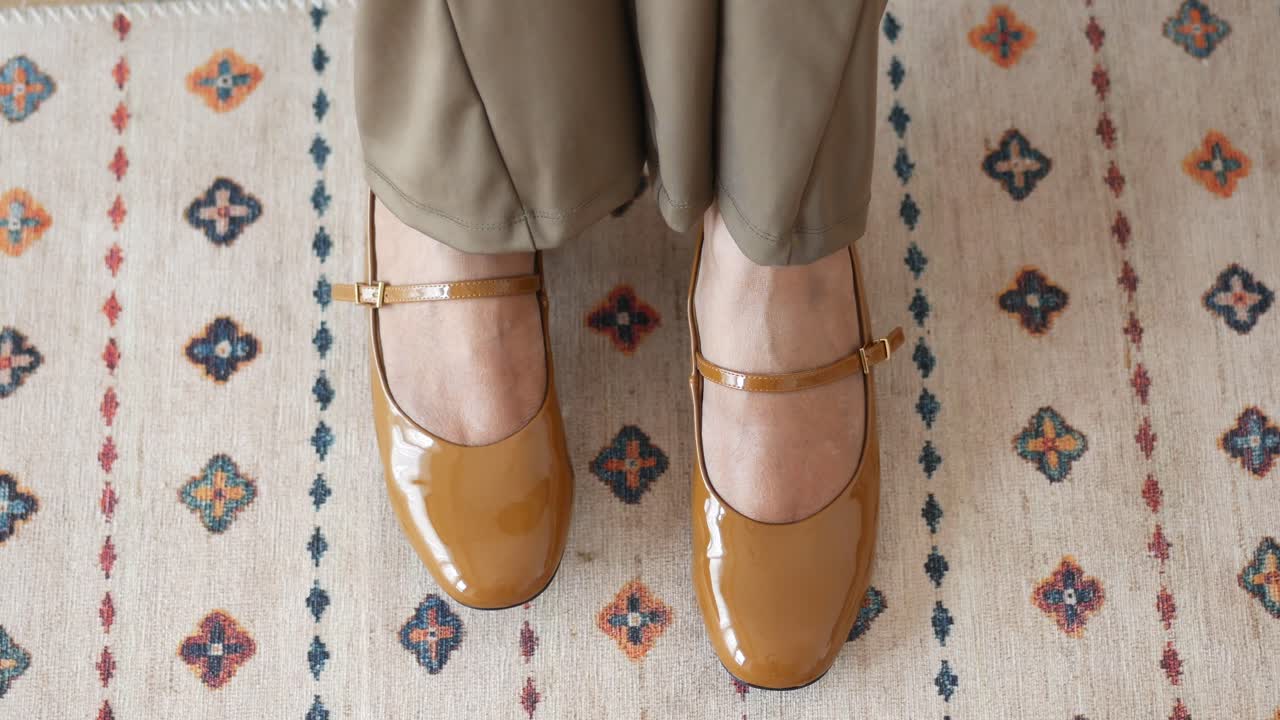 브라운 패턴 가죽 발목 스트 플래트