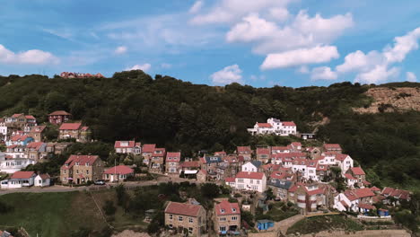 páramos del norte de york, costa del patrimonio, bahía de runswick, imágenes de drones del pueblo, premio a la mejor playa del reino unido - clip 7