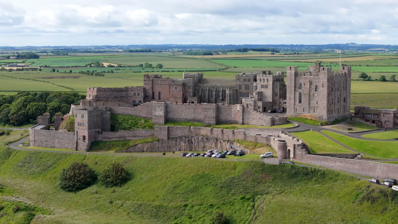 여름에 부르크 성의 공중 촬영