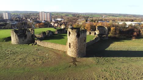 Histórico-Castillo-De-Pedernal-Ruinas-Militares-Medievales-Punto-De-Referencia-Vista-Aérea-Alejarse-Aumento-Revelar