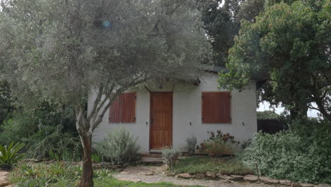 Pequeña-Casa-Blanca