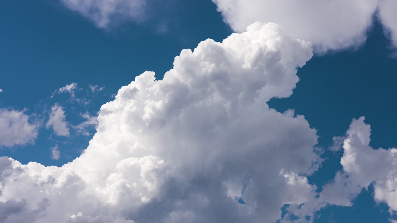 Fluffy Clouds Blue Skies White Clouds Building Beautiful Sky