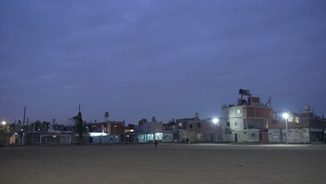 Cae-La-Noche-En-Villa-Fiorito,-El-Lugar-Donde-Nació-Y-Creció-Diego-Maradona