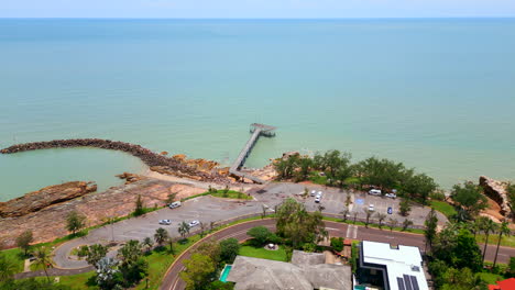 Luftdrohne-Von-Nightcliff-Jetty-Darwin-NT-Australien-An-Der-Küste-Mit-Parkplatz