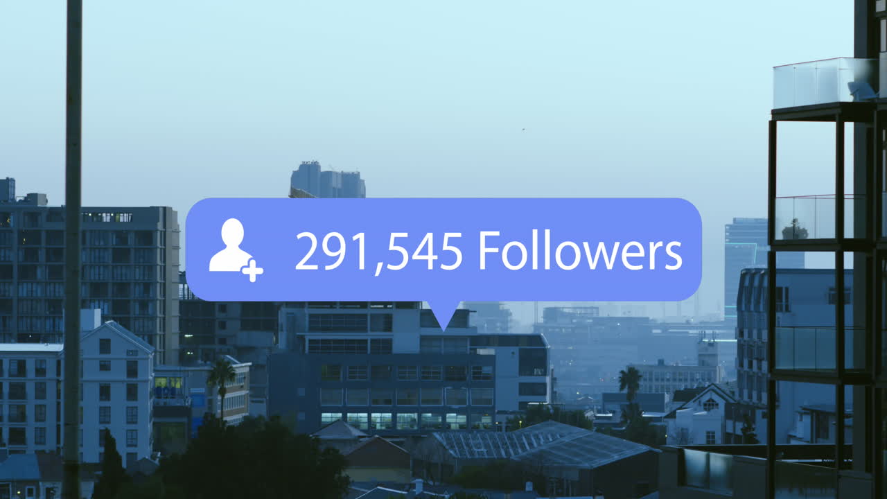 animación del icono de las redes sociales y procesamiento de datos sobre el paisaje urbano