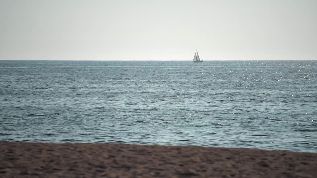 넓은 바다 여행의 범선