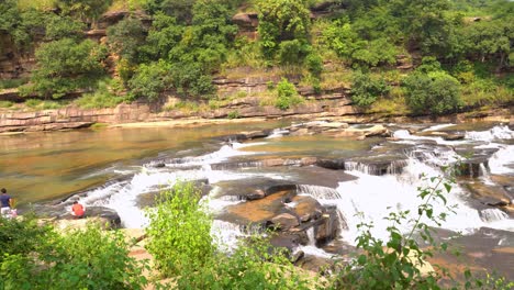 cascada lakhaniya dari y presa latif shah a una distancia de 54 km de varanasi-4