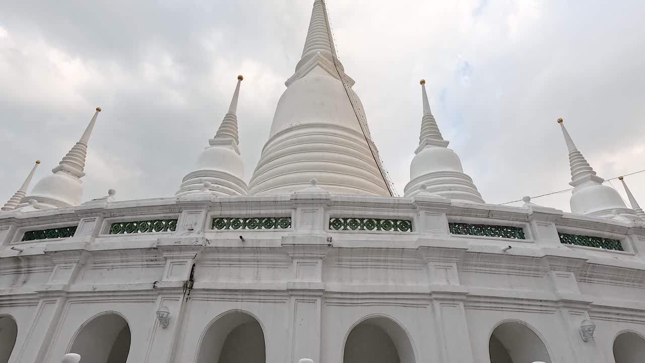 방 의 구름  하늘 아래 의  파고다