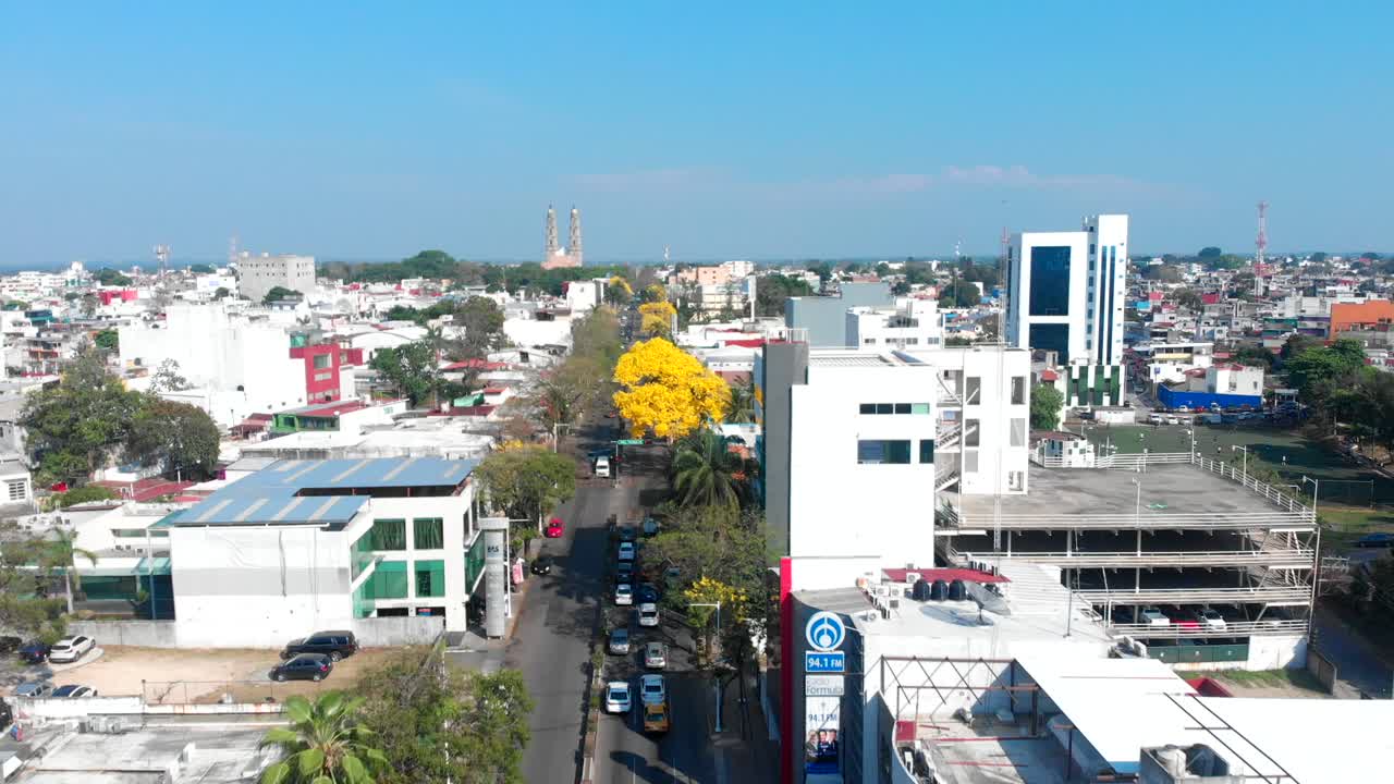 villahermosa tabasco mexico drone shot paseo tabasco catedral guayacan flores arbol