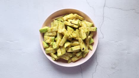 el pepinillo de mango picante