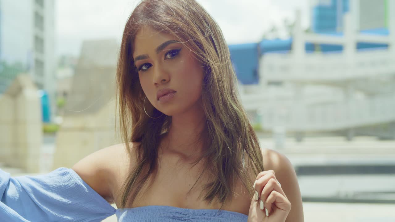 joven modelo en una ciudad caribeña de puerto españa, trinidad