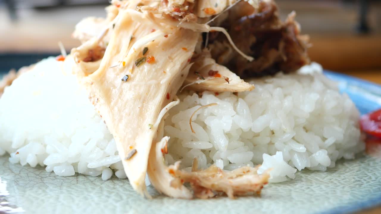 plato de pollo y arroz