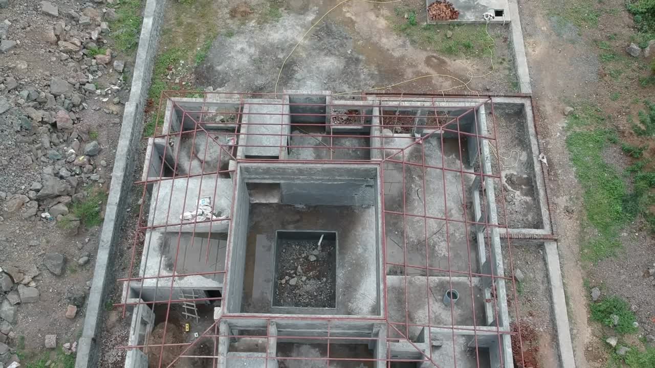 imágenes aéreas de una casa en construcción | bienes raices en india