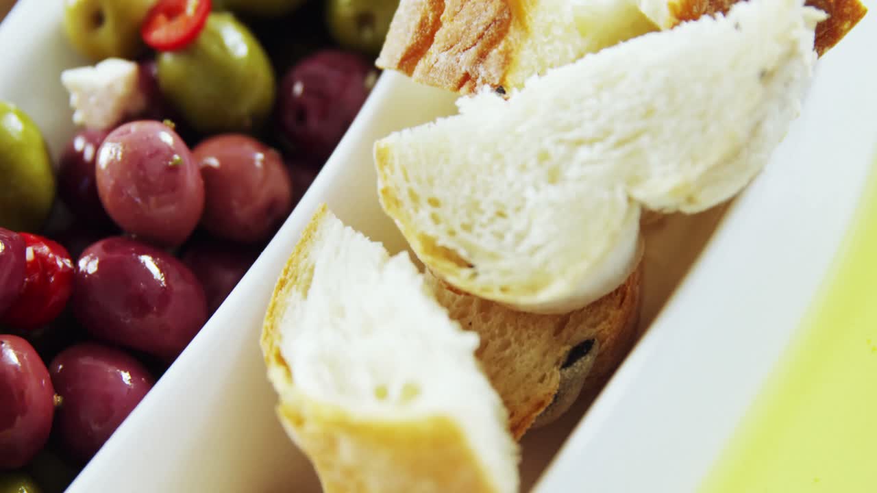 올리브 타파와  ⁇  조각