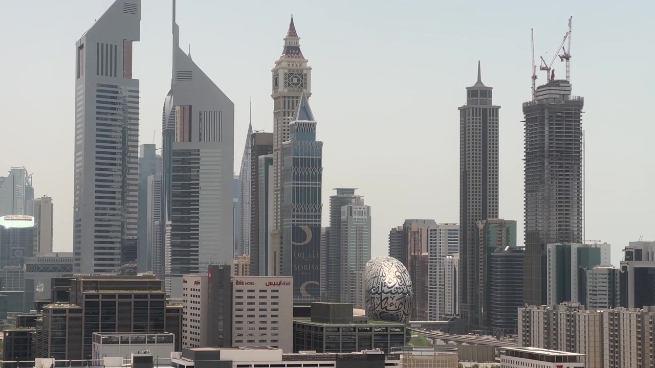 Grattacieli di Dubai con il Museo del Futuro, primo piano dello skyline di Dubai e delle Emirates Towers.
