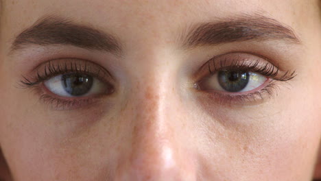 Closeup-portrait-of-a-woman-eyes-with-a-stare