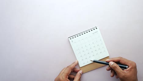 concepto de plazo con marca roja en la fecha calendario