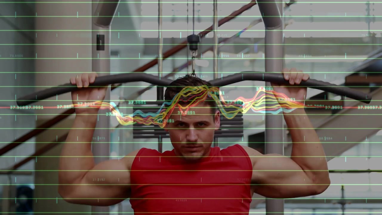Video verticale: Iniziando una serie, uomo con canotta rossa che tira la lat machine in palestra, con forma d'onda, allenamento