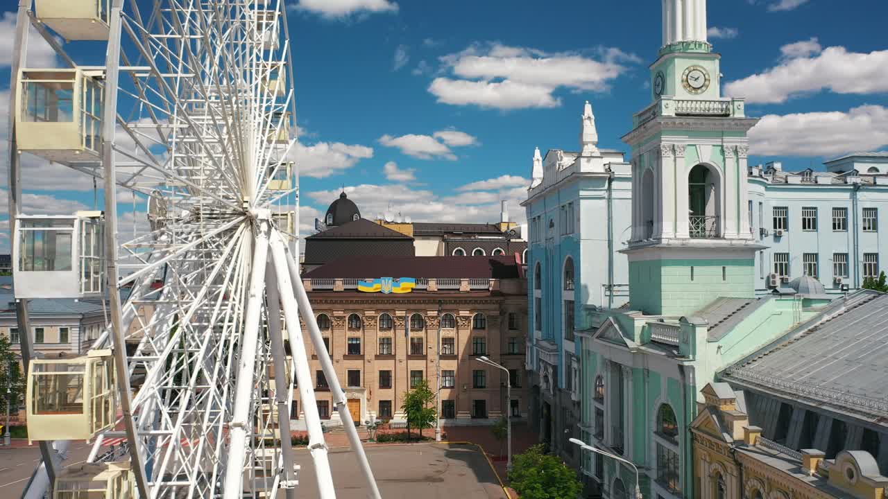 페리스 과 역사적인 건물이 있는 도시 풍경