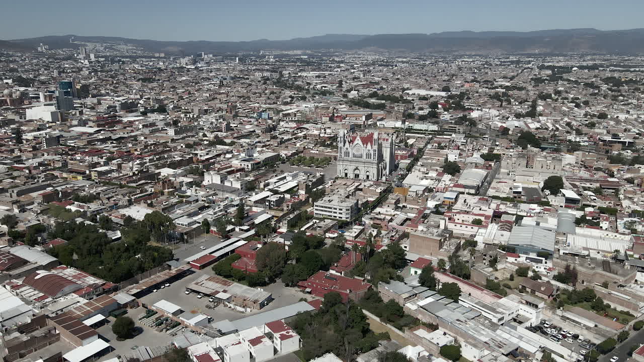 templo expiatorio y paisaje urbano de guanajuato en méxico
