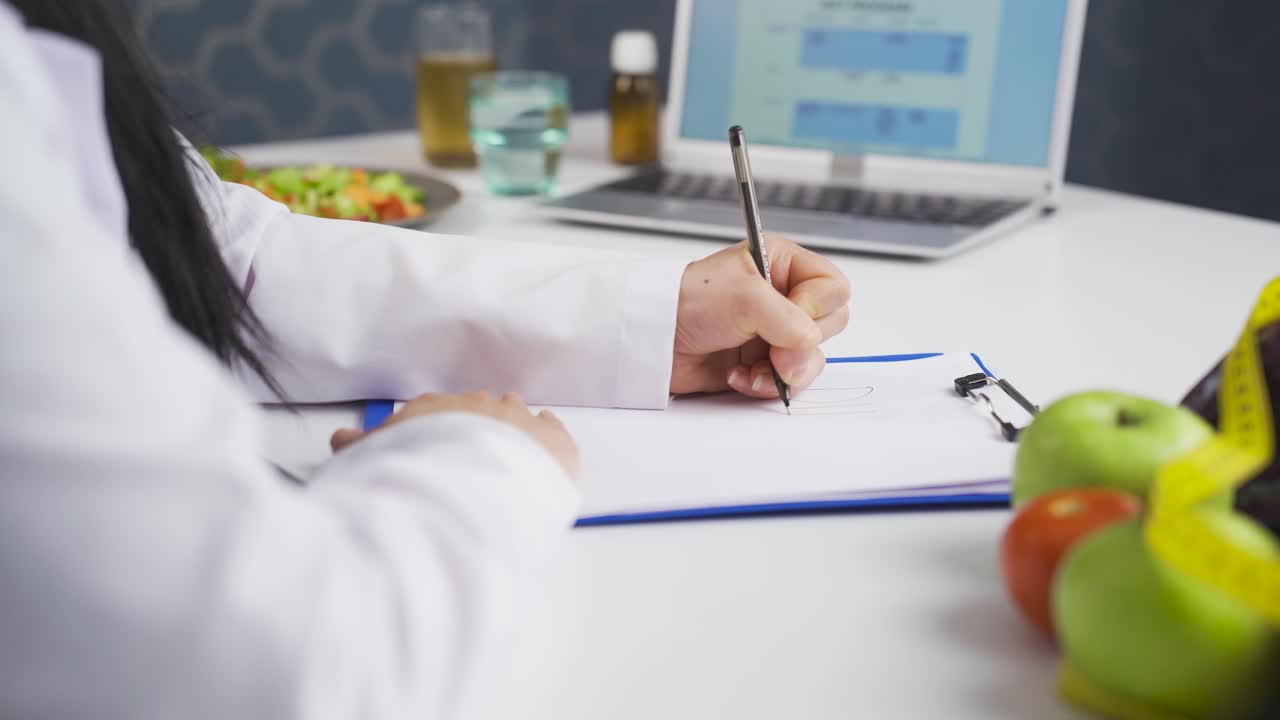 preparando un plan de dieta para una vida saludable.
