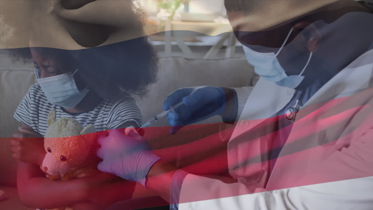 얼굴 마스크를 쓰고 아이를 예방접종하는 의사가 러시아 국기를 흔들고 있는 애니메이션