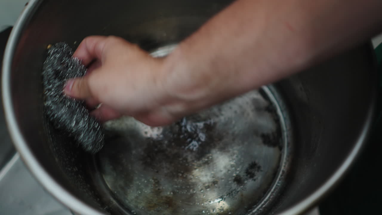 Cleaning a Stainless Steel Pot
