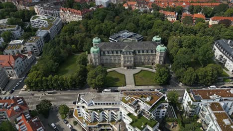 Oberstes-Gericht-Für-Steuer--Und-Zollangelegenheiten,-Stadt-München,-Deutschland