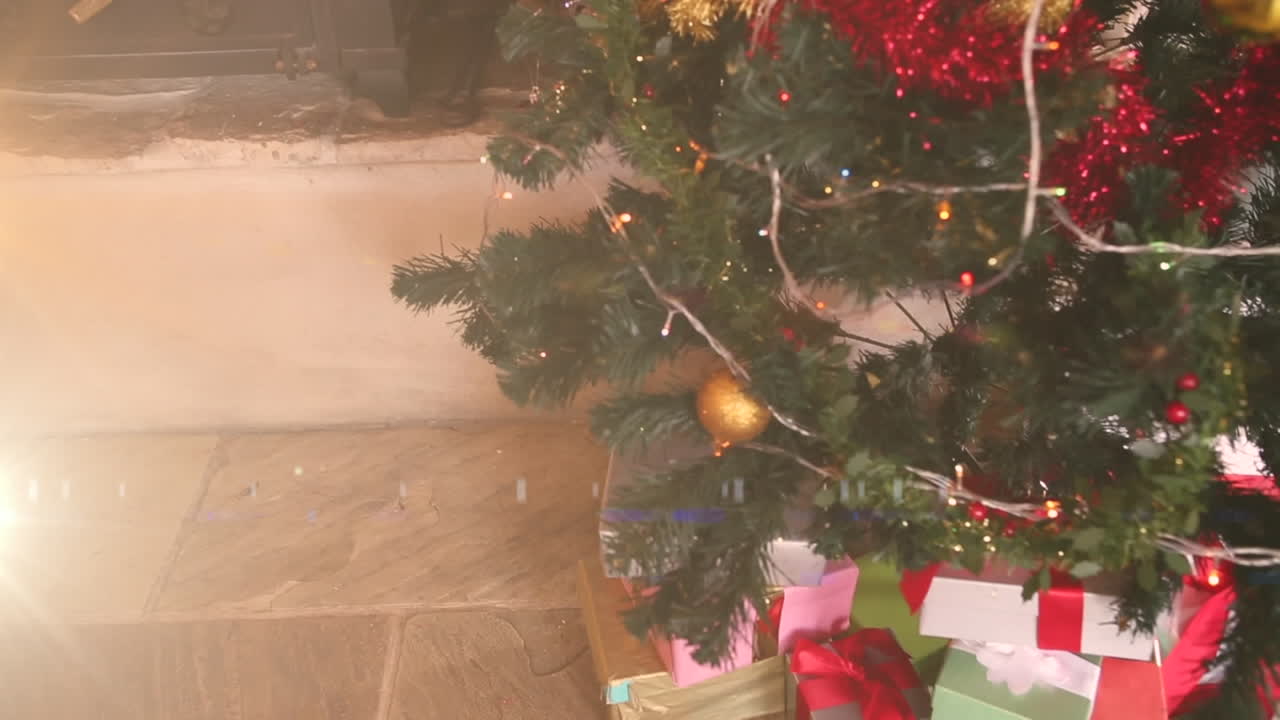 animación de la sala de estar con chimenea, regalos y árbol de navidad