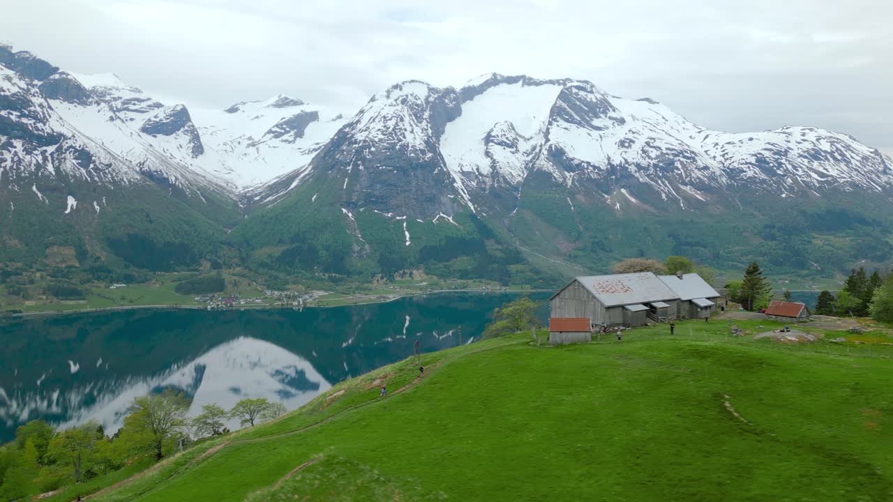 노르웨이 의 스트린, 오프스트린 호수 에서의 놀라운 파노라마 전망 의 드론 영상