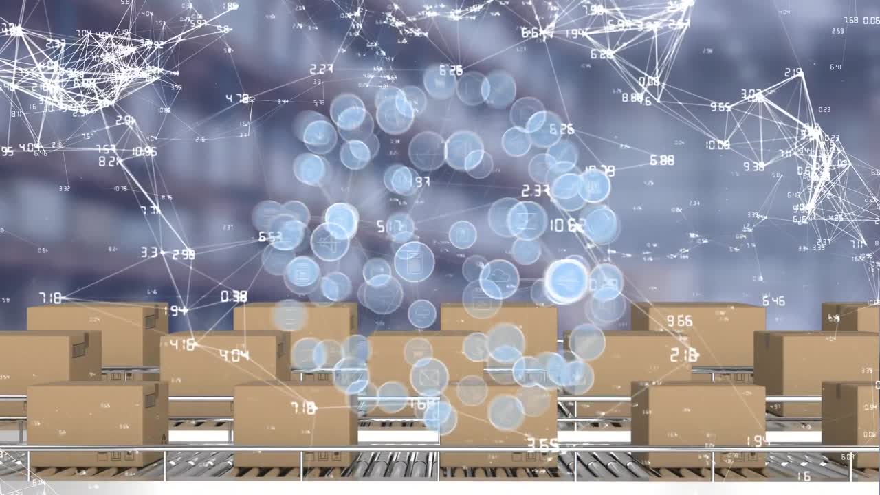 посылки на конвейерных лентах