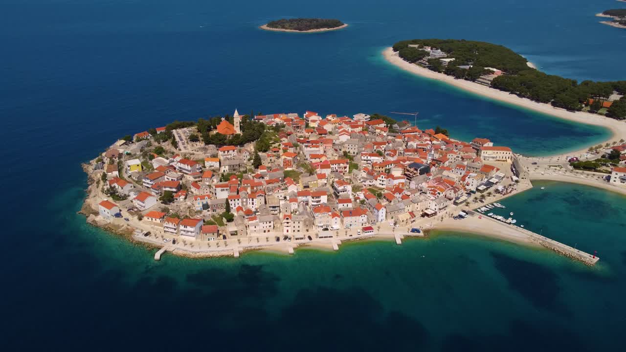 4K slow aerial arc shot of the village of Primo&scaron;ten, Croatia