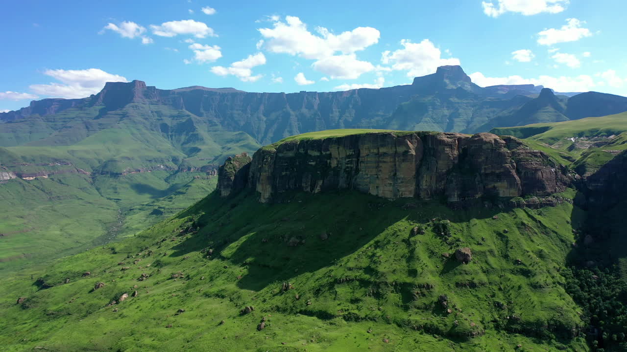 이 곳은 평화로워 보입니다.