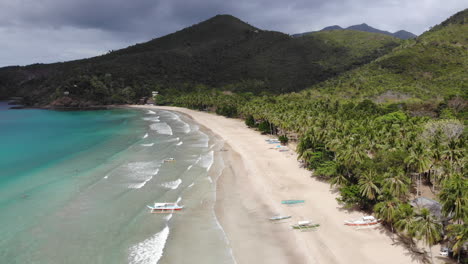 Arriba-Vista-Playa-De-Arena-Tropical-Y-Agua-Azul