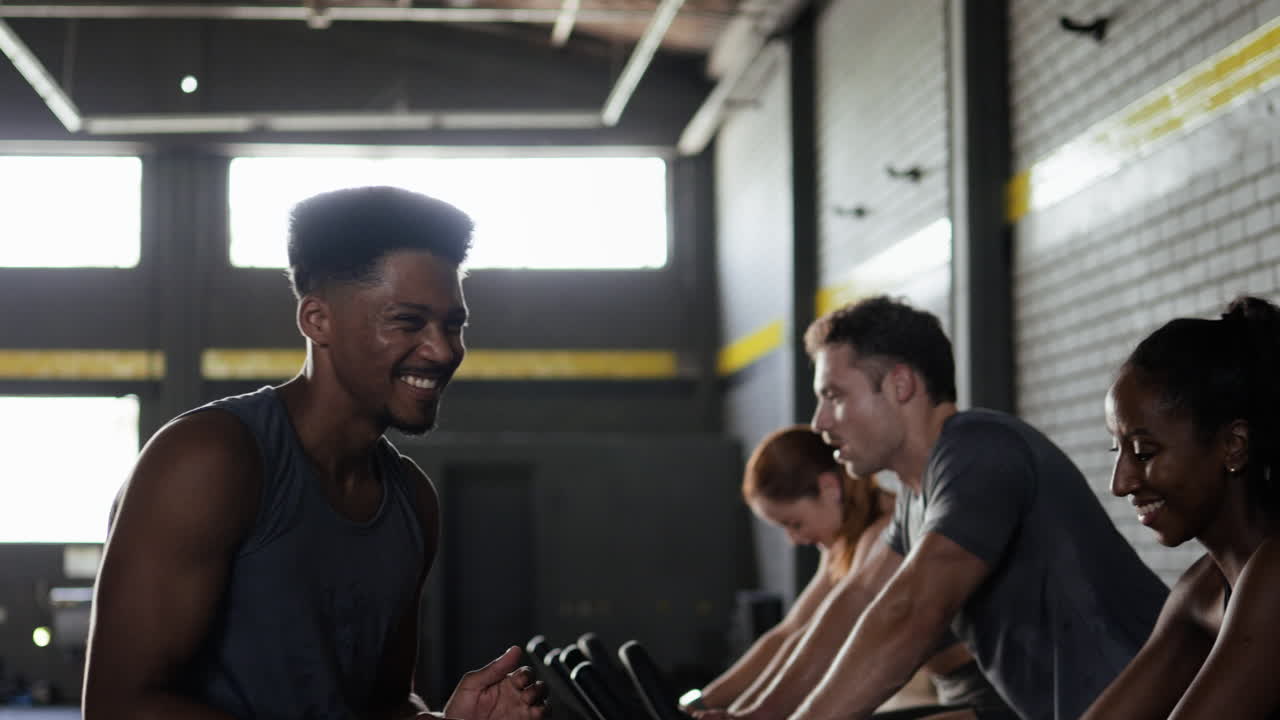 clase de ejercicios en grupo